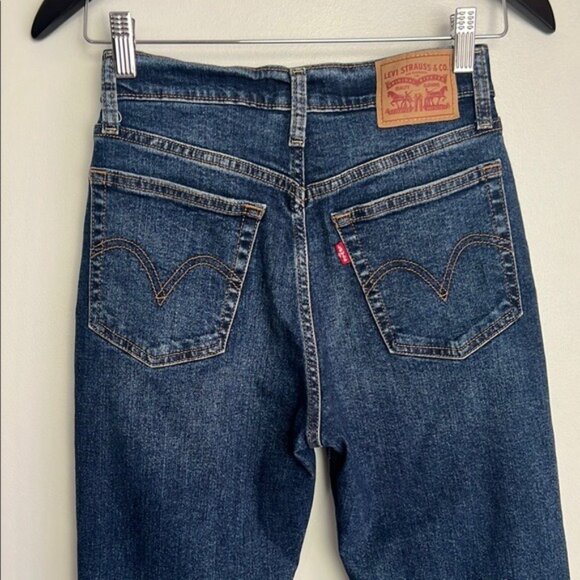 Levi’s High Rise Wedgie Straight Cropped Jeans - 25 - Picture 8 of 14